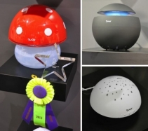 Resigilat! Umidificator Duux Mushroom Rosu, Rata umidificare 220 ml/ora, Consum 20W/h, Debit aer 30 mc/h, Veioza