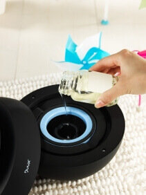 Purificator aer Duux negru, Difuzor aroma, Ionizare, Filtru HEPA si carbune, Consum 5W/h, Debit aer 68 mc/ora, Veioza