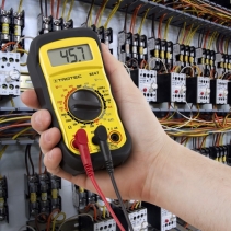 Multimetru digital Trotec BE47, Protectie CAT II 600 V /CAT III 300 V, Functie de testare dioda si baterie